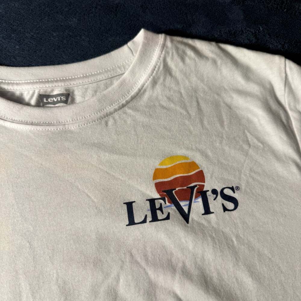 Levi's Boys Graphic T-Shirt Sailboat Sunset Bright White Size XL 9MM287-W1T